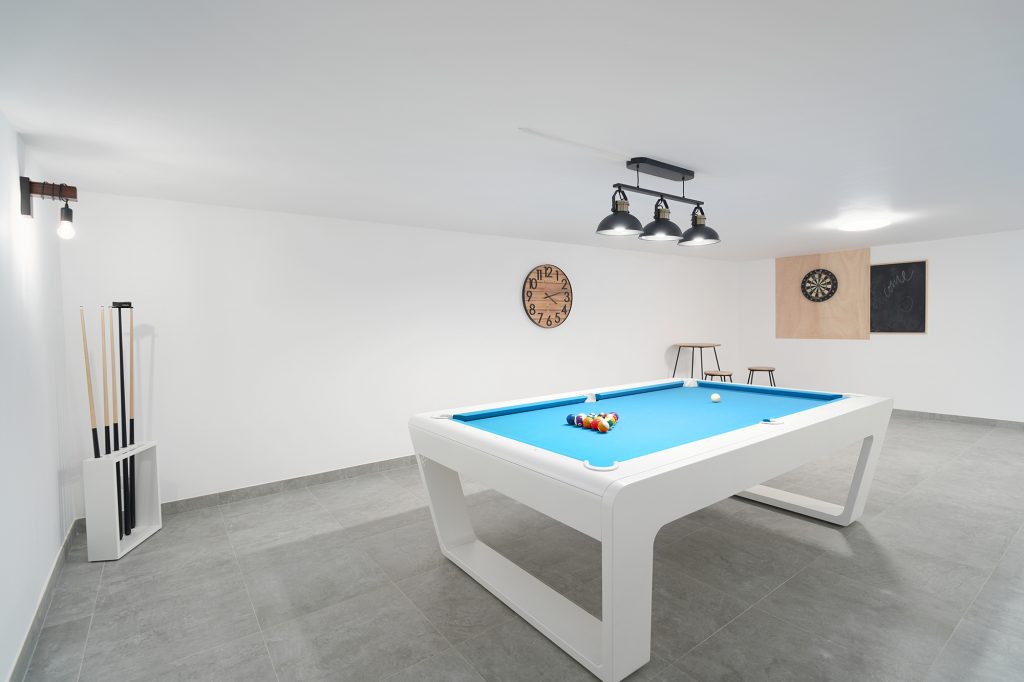 villa 1 games room 3