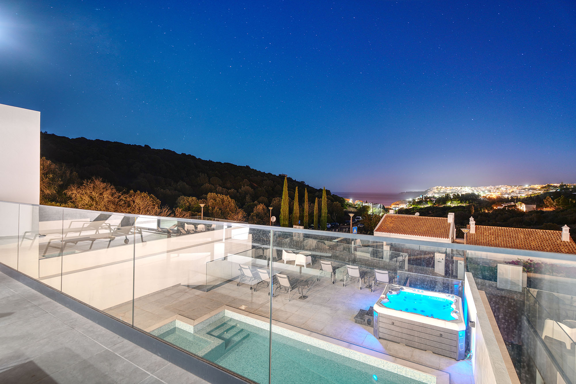Villa Sol e Mar's view at night