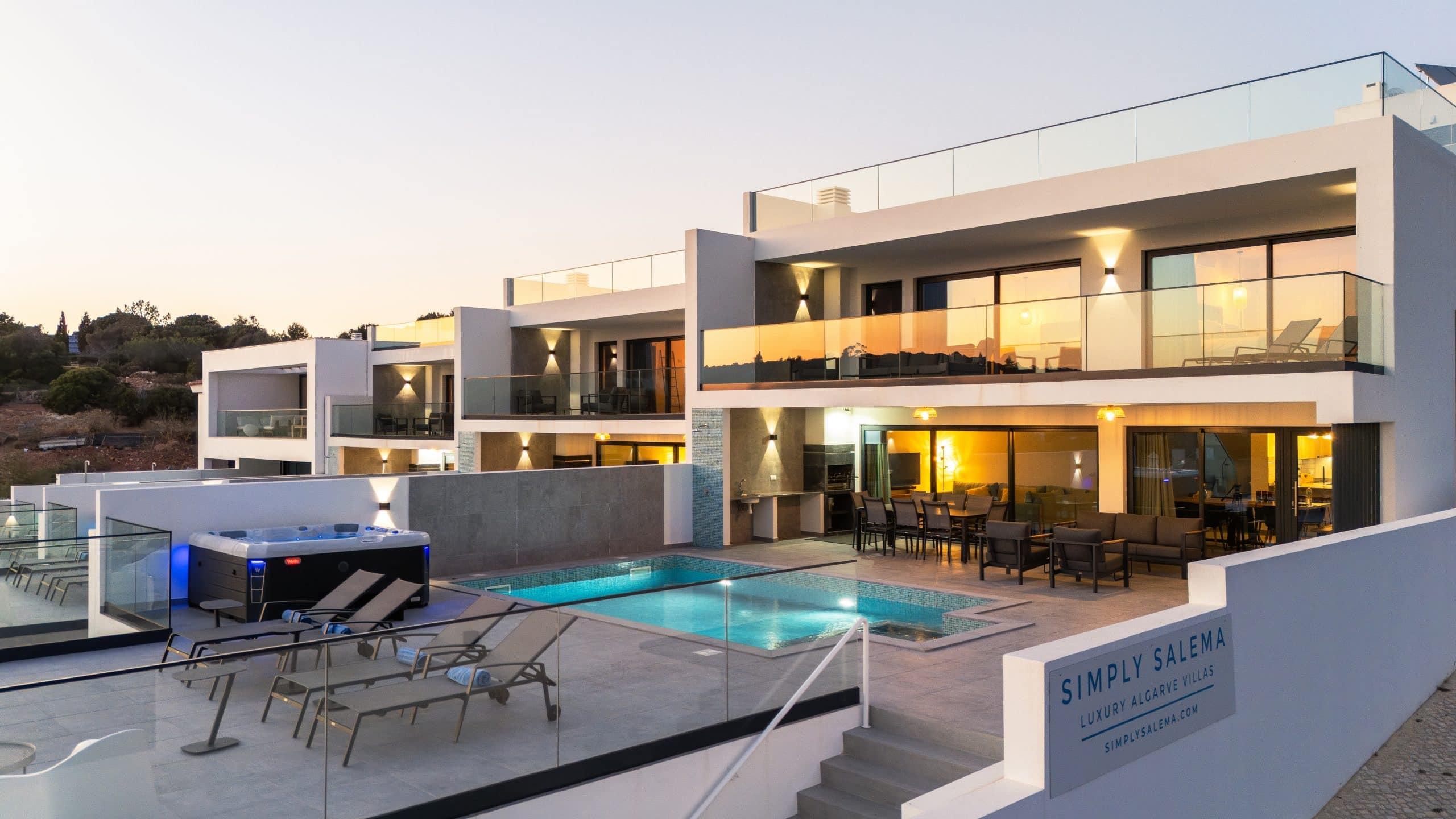 Luxury Algarve villa with private pool in Salema