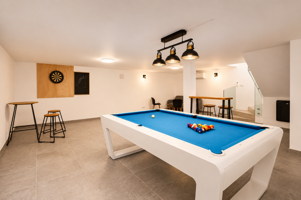 Oceanfront villa with games room