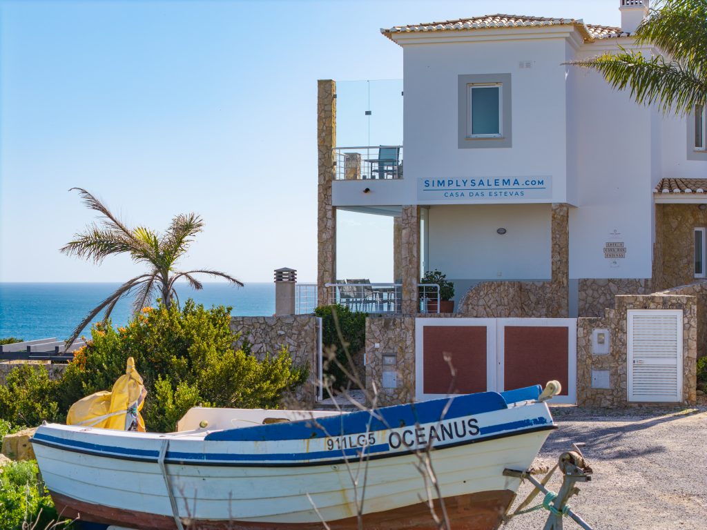 Casa das Estevas - Beachfront Algarve villa